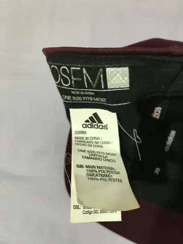 Bone Adidas vinho novo