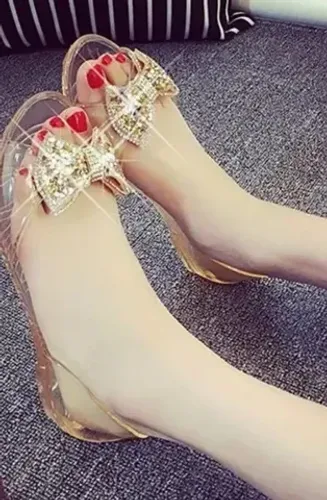 Sandália rasteira geléia dourada