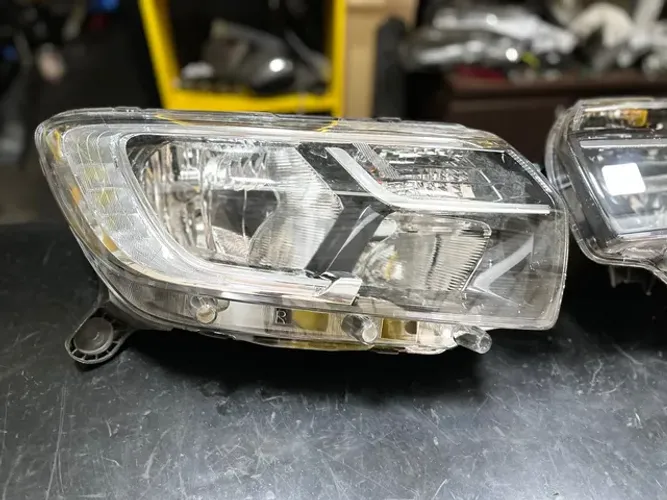 Farol de Led renault sandero 2022