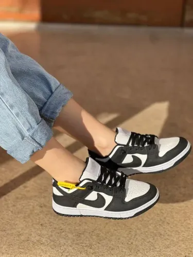 Tênis Nike Dunk Low - Preto e Branco