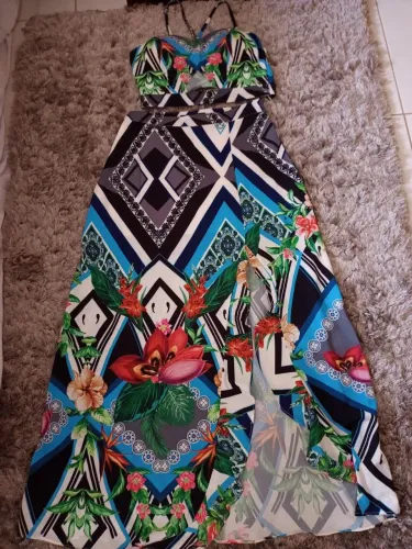 Conjunto de saia longa e top