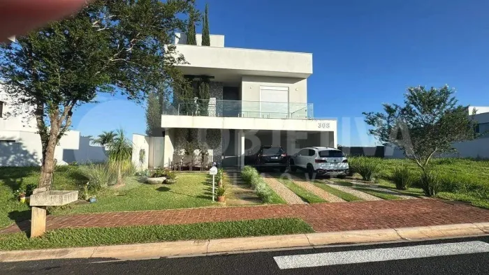 Casa em Condomínio à venda, 4 quartos, 4 suítes, 4 vagas, Varanda Sul - UBERLANDIA/MG