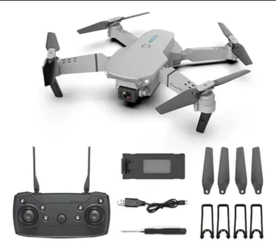 Drone com Câmera HD e Controle Remoto - Novo!