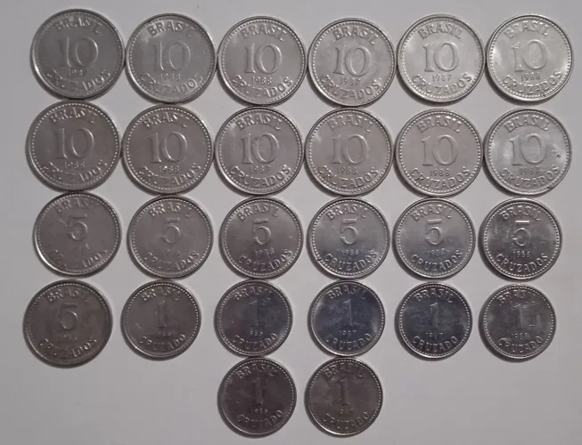 Lote com 26 moedas antigas de Cruzados 