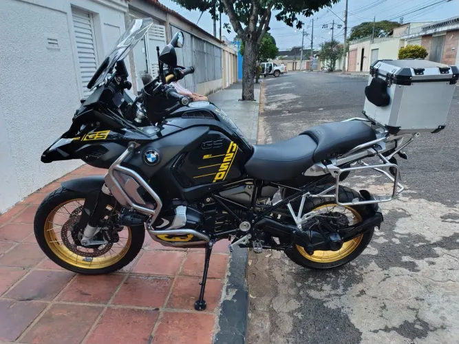 BMW GS 1250 R 40 anos 