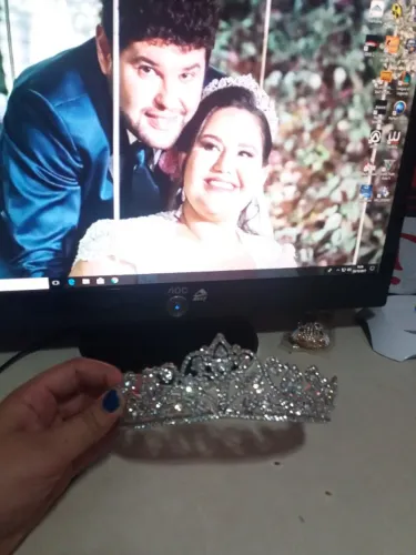 Tiara tipo coroa de noiva em zircônias e swarovski