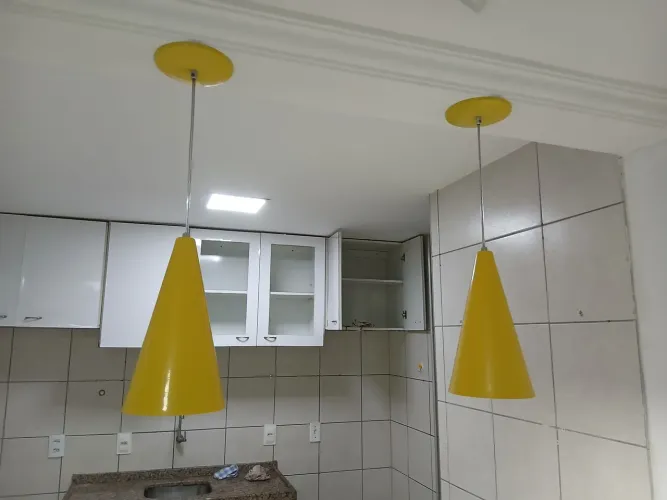 02 Pendentes Amarelos 