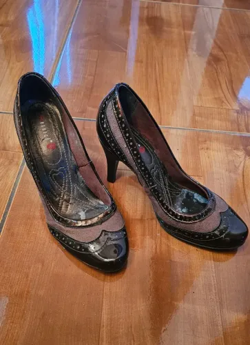 Sapato marrom tamanho 34
