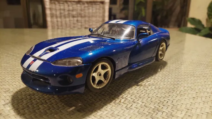 Viper Dodge GTS Coupe 1/18 (Burago)