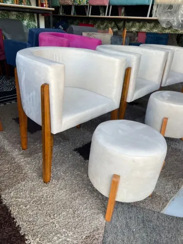 ?PAGUE SOMENTE NA HORA DA ENTREGA ?POLTRONAS BETINA PÉS EM MADEIRA MACIÇA