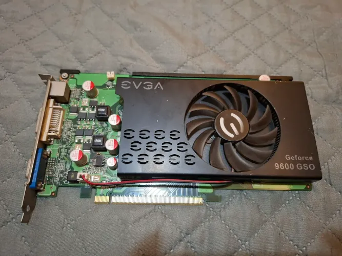 Placa de Vídeo EVGA GeForce 9600 GSO