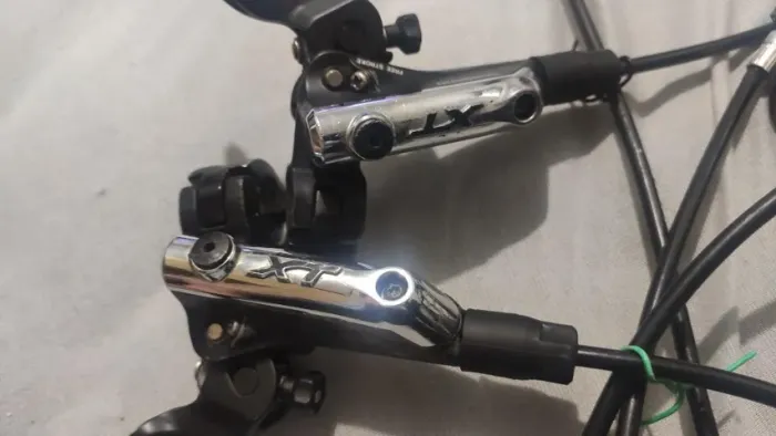Freios Shimano XT M785 B hidráulicos (par)