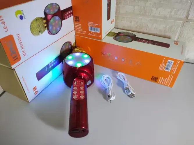 Microfone Karaokê com Caixa de som Bluetooth e LED RGB