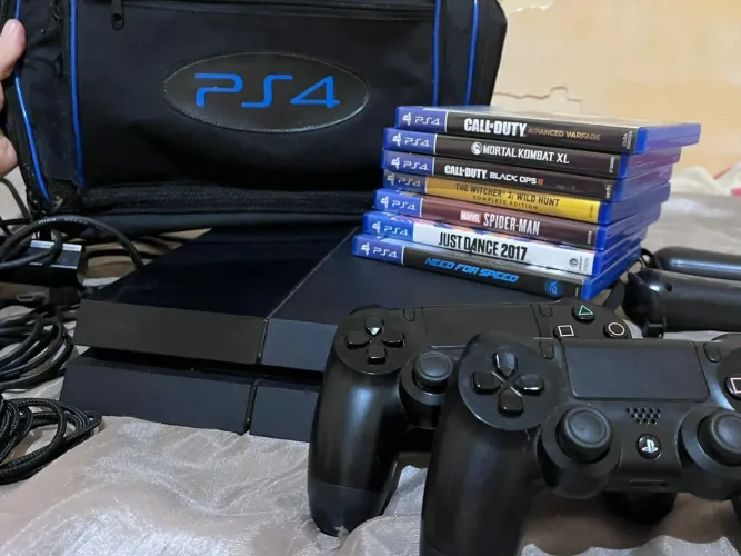Ps4 completo com 7 jogos e 2 controles 