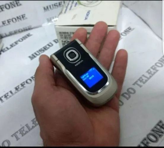 Nokia 2760 Flip pequeno celular antigo da claro 