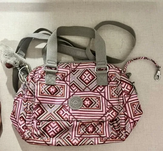 Bolsa Kipling de mão ou tiracolo, linda comprada nos EUA