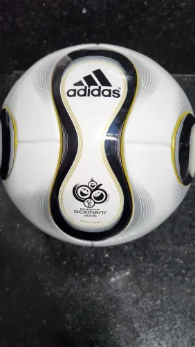 Bola Adidas Teamgeist Mach Ball