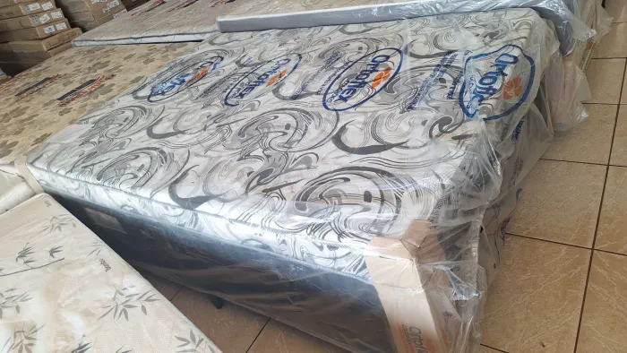 Cama box casal 1.88x1.38x8 cm