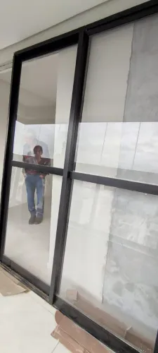 Vendo porta de correr e porta de lavanderia 