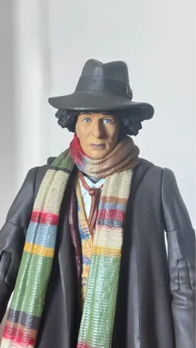 Boneco Doctor Who: 4º Doutor ( raro)