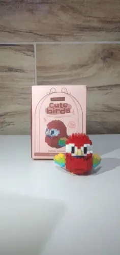 passarinho de peças de montar tipo lego