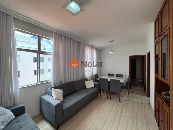 Apartamento mobiliado no Sagrada Família | 03 Quartos com Suíte | 02 Vagas Cobertas