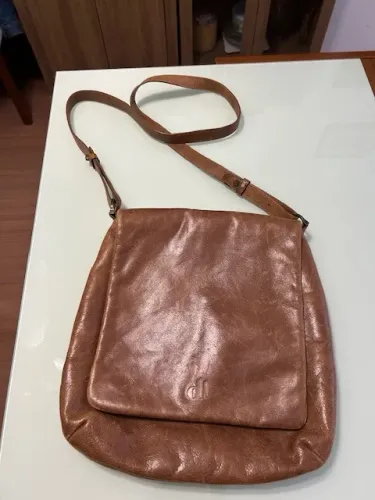 Bolsa de couro caramelo DL Store, usada