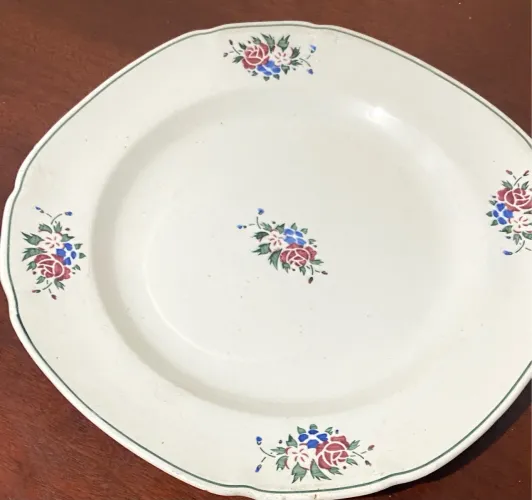 Prato de porcelana floral