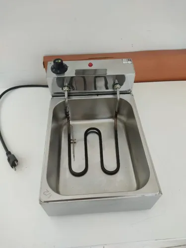 Fritadeira industrial pequena