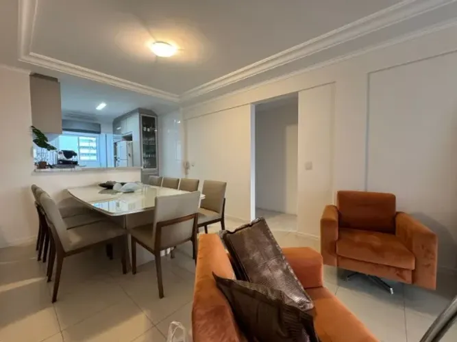 Apartamento mobiliado de 3 dormitórios no Pioneiros em Balneário Camboriú