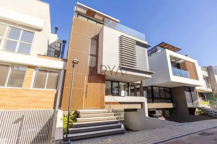 Casa em condomínio à venda no Campo Comprido ARYA1