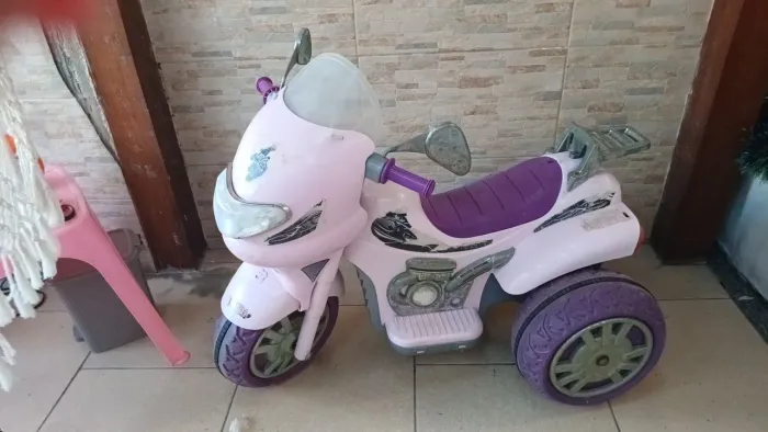 Moto elétrica infantil