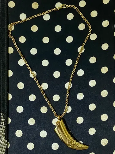 Colar bijou presa banhado a ouro