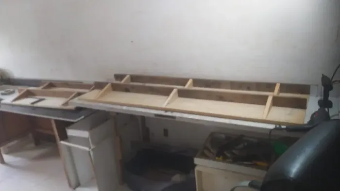 Prateleiras de Tabuas de Pinho 