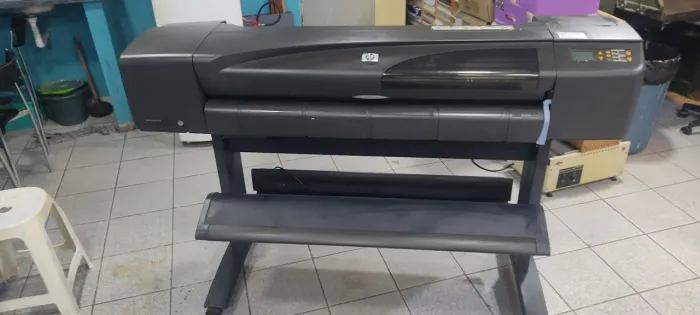 Vendo plotter de impressão HP 800  excelente está 