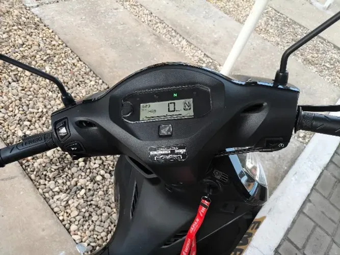 BIZ 2025 COM MENOS DE 1500KM RODADOS(MOTO ZERO)