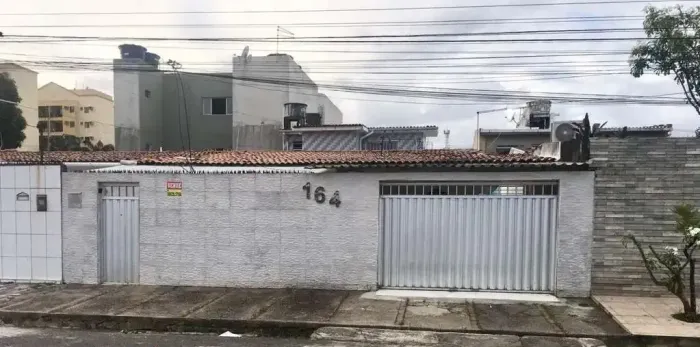 Linda casa com 3 quartos pronta para morar! No bairro Petrópolis