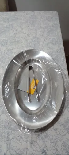 Conjunto de travessa oval e pegador Tramontina novo