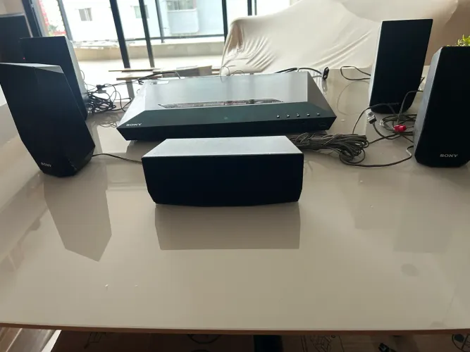 Home theater Sony 5.1 com subwoofer modelo Ebd 2100