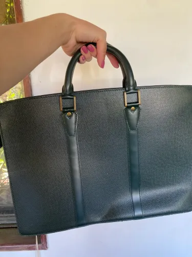 Louis Vuitton taiga port documents 