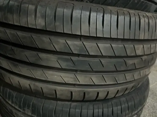 Pneu 235/45/19 Goody 85 % Vida Util.