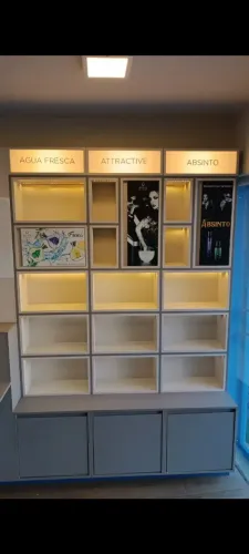 Móveis para loja. 