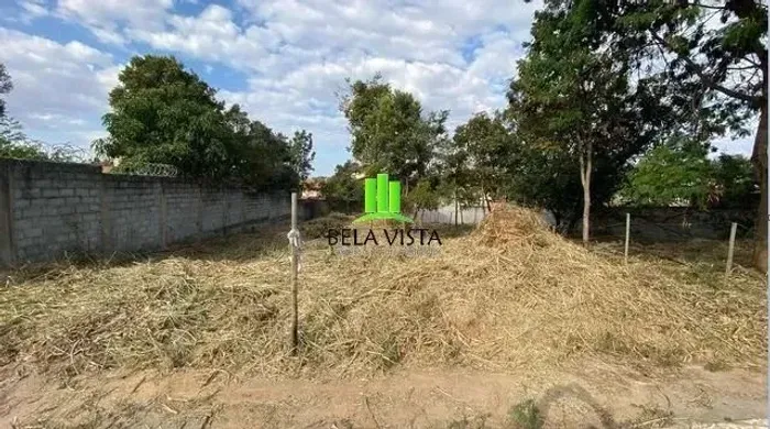 Lote em Jardim Ipê.