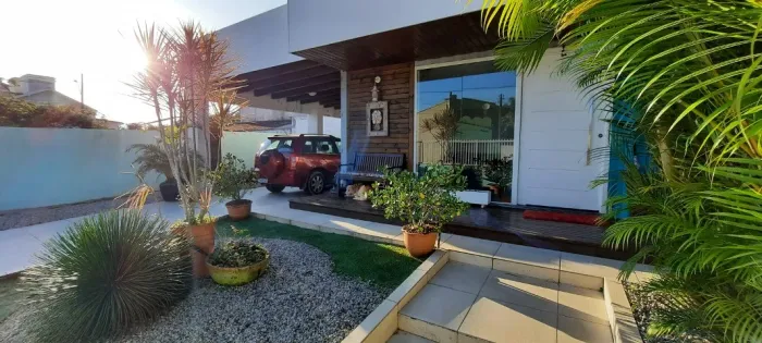 OPORTUNIDADE ÚNICA - Casa Container 3 Dorm. a 100m da Praia da Daniela - FLORIANÓPOLIS