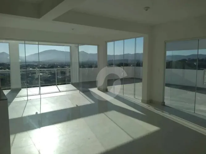 Cobertura com 3 dormitórios à venda, 95 m² por R$ 350.000,00 - Centro - Maricá/RJ