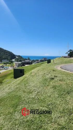 EXCELENTE TERRENO NA PRAIA DO ESTALEIRO