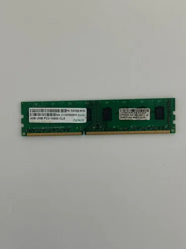 Kit com 3 Memórias Ram de 4 e 2 GB.