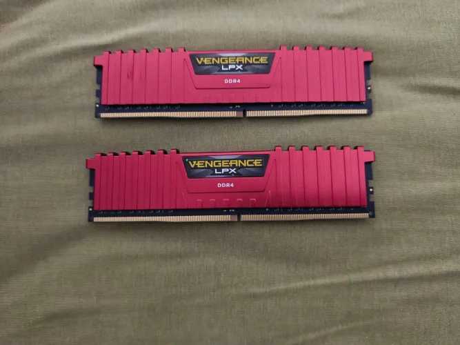 Memória RAM DDR4 8 GB (2X4GB) Corsair Vengeance LPX