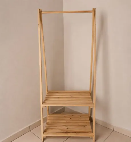 Arara de Roupas de madeira