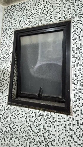 Janela para Banheiro 